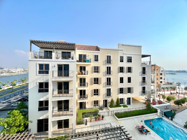 Möblierte ETW am Meer mit Blick auf Pool