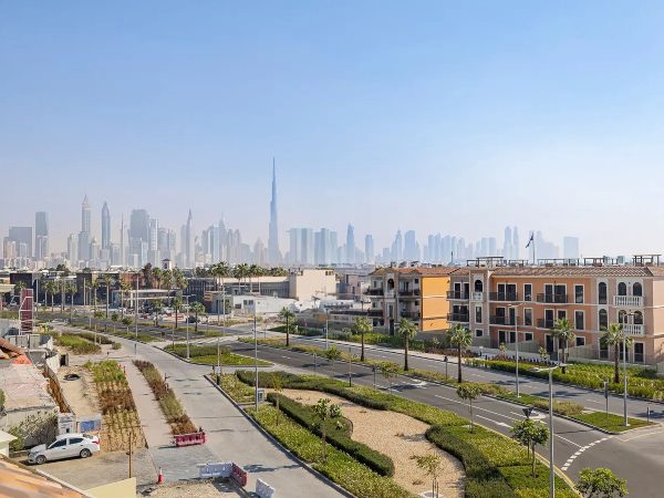 Traumhaus am Meer mit Blick auf Skyline